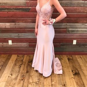 Prom dress! Light pink color. Never been altered.